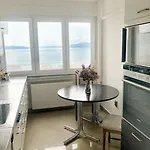 Апартаменты The Sea View *